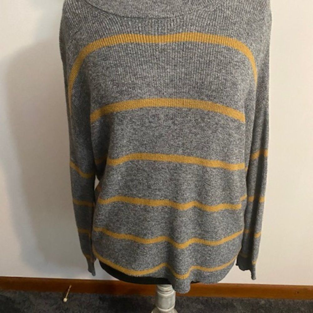 American Eagle Gray, Mustard Yellow jegging sweater, size S/P